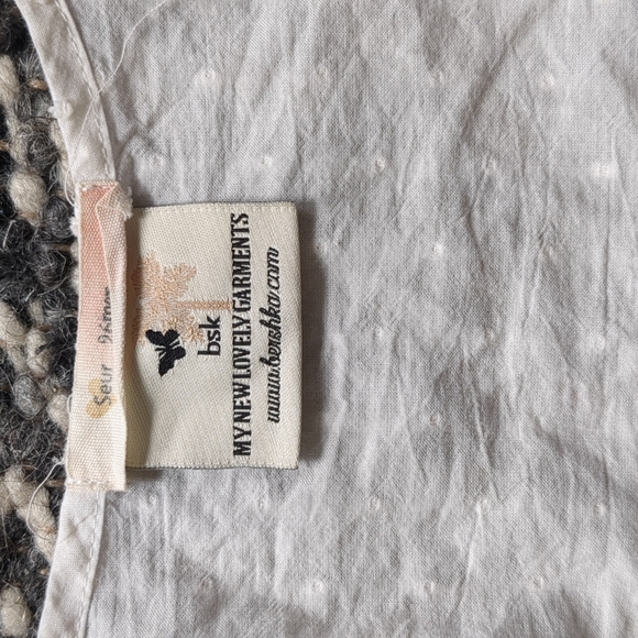 Cotton eyelet swiss dot white tee shirt tunic, small size - Picture 3 of 6